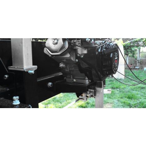 Trak taśmowy spalinowy Timberland o wymiarach toru 4000 x 900 mm Optimat kod: TMG 660S - 13