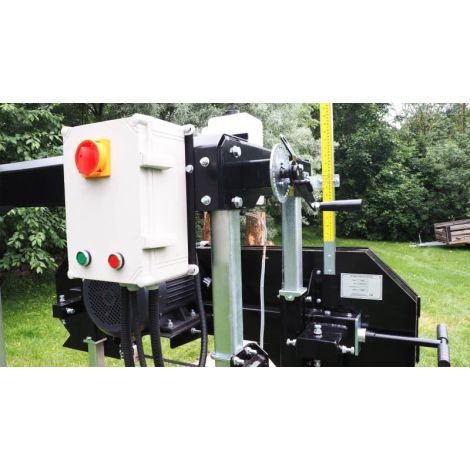 Elektryczny trak taśmowy Timberland z osłoną taśmy o wymiarach toru 4000 x 900 mm Optimat kod: TMC 660S - 12