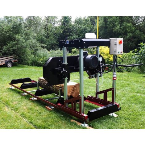 Elektryczny trak taśmowy Timberland z osłoną taśmy o wymiarach toru 4000 x 900 mm Optimat kod: TMC 660S - 13