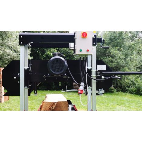 Elektryczny trak taśmowy Timberland z osłoną taśmy o wymiarach toru 4000 x 900 mm Optimat kod: TMC 660S - 15